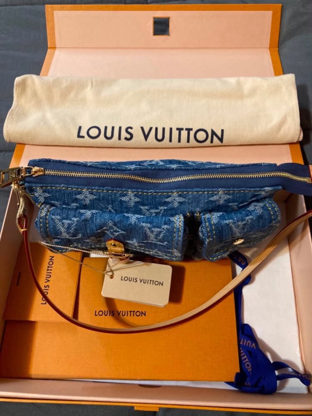 Louis Vuitton Blue Denim Cargo Pochette with Vachetta Strap - Picture 3 of 6